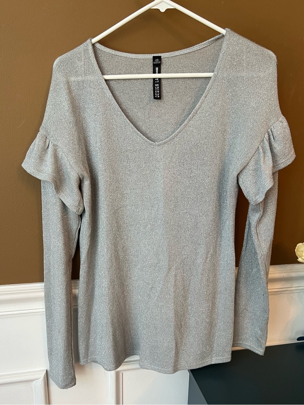 Design Lab Lord & Taylor Silver V-Neck Ruffle Sleeve Sweater Lightweight Shimmer